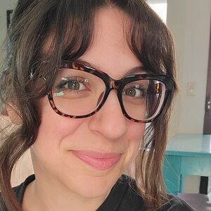 Meet your Posher, Alyssa